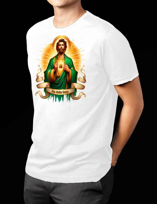 hombre frente playera blanca